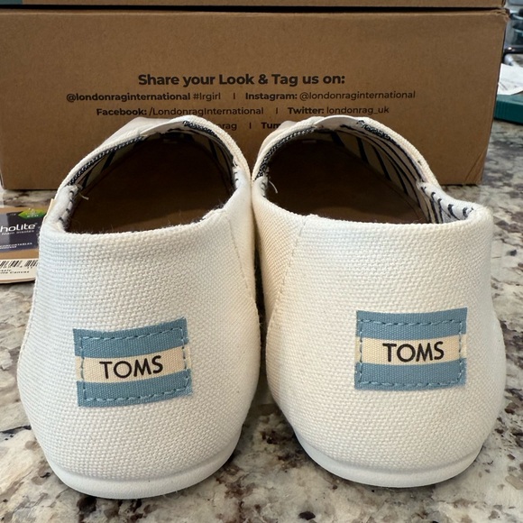Tom's Women White Canvas 10 - Picture 5 of 9